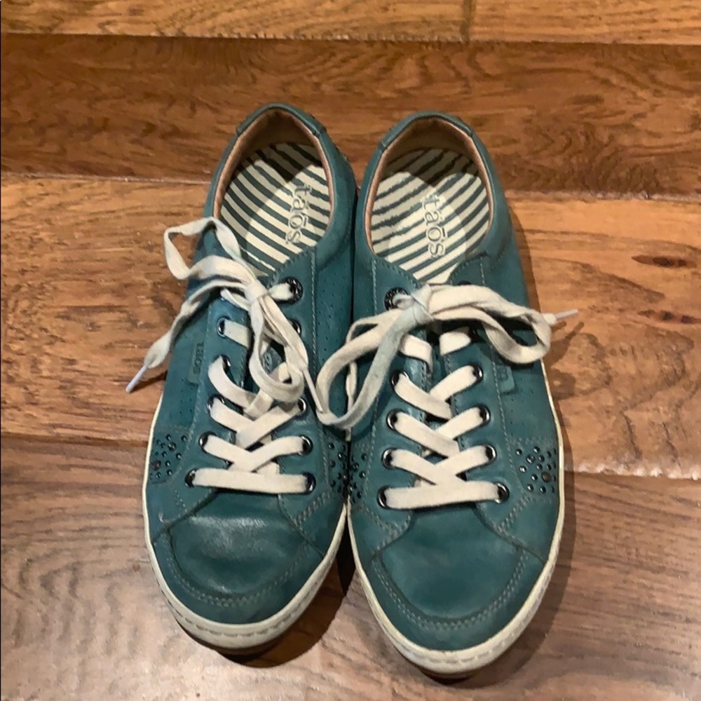 Taos Freedom jade sneakers